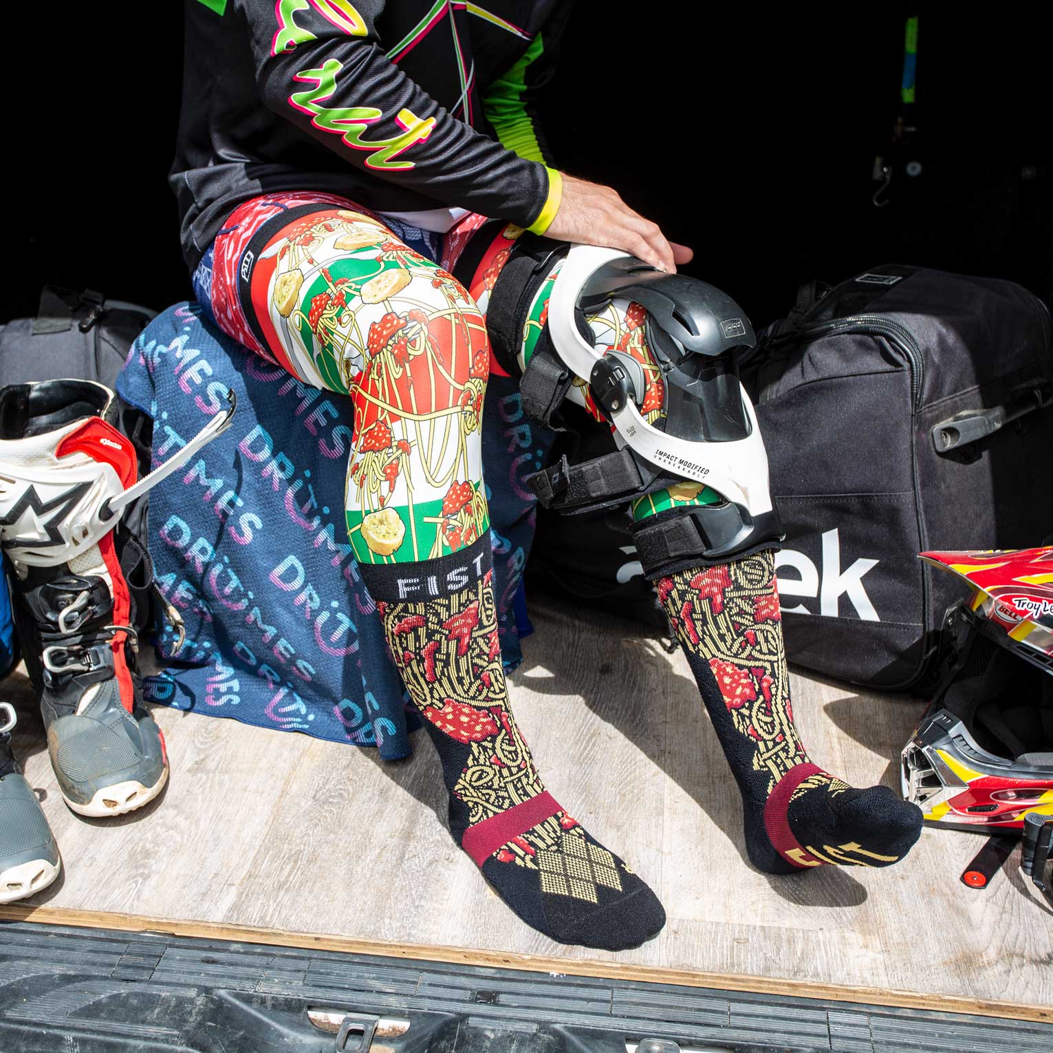 SPAGHETTI WEDNESDAY MOTO SOCKS